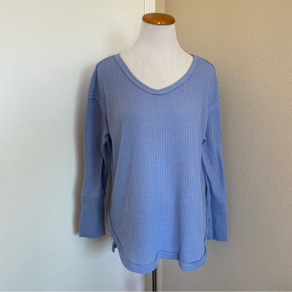 5 FOR $25 SALE 💗 Women's Blue V-Neck Waffle Knit Top